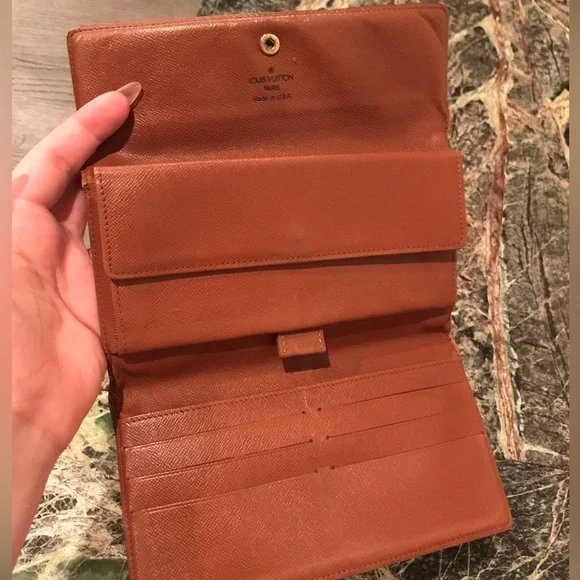 TRADED Louis Vuitton wallet - Picture 6 of 8